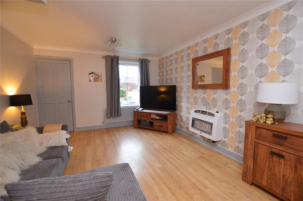 Castlefields, Rothwell, Leeds, West Yorkshire 2 bed semidetached house