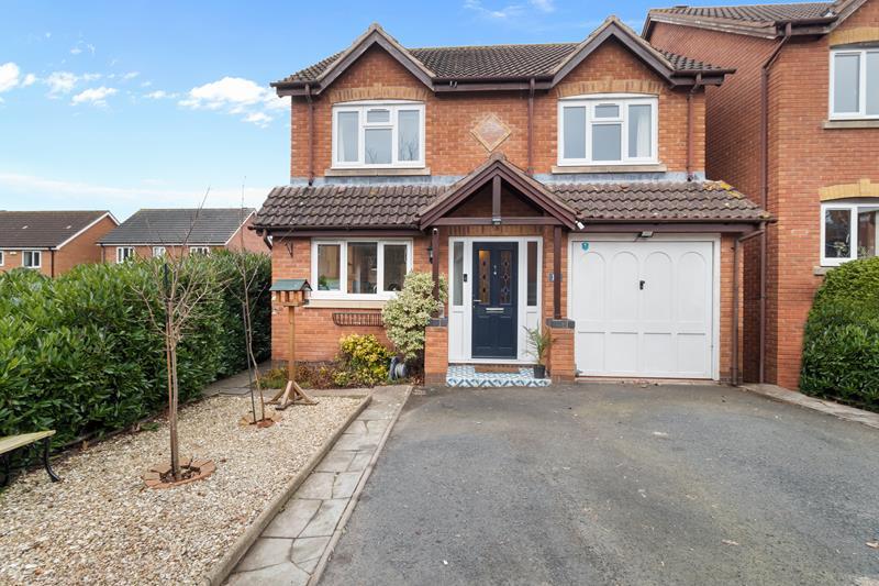 10 Hazle Close, Ledbury, Herefordshire, HR8 4 bed detached house for