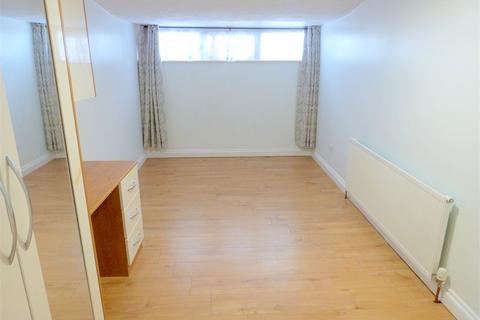 63 Dovedale Close, Harefield, Uxbridge, UB9 6DQ