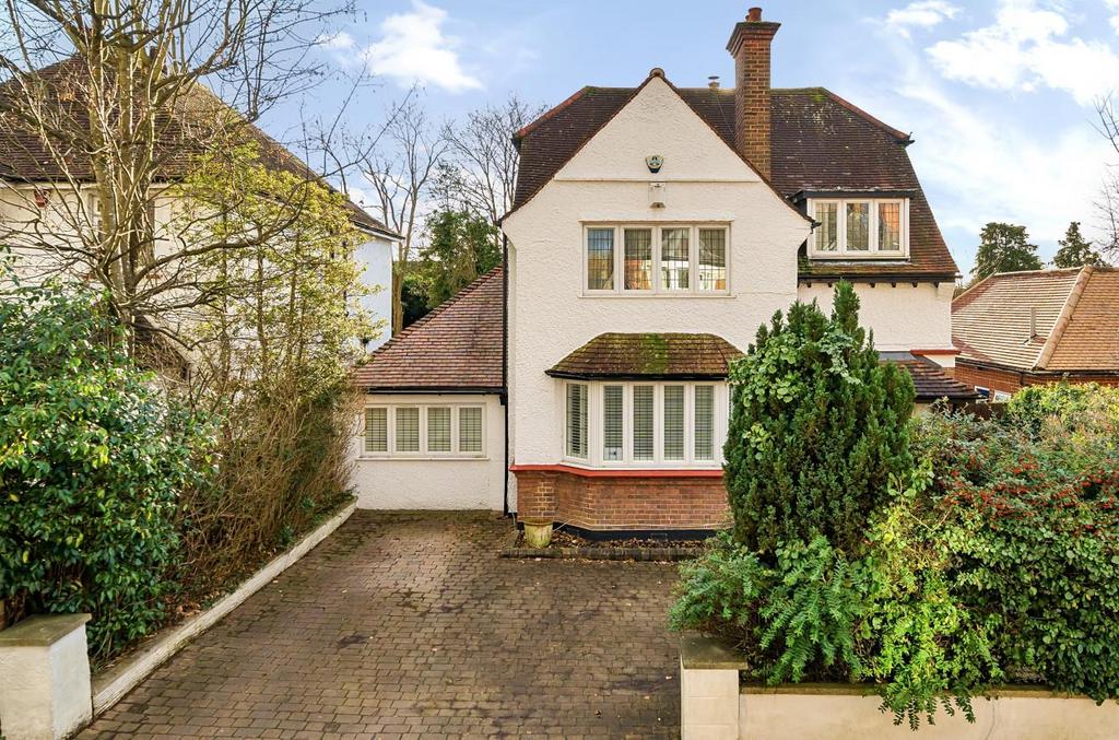 Bushey Hall Road, Bushey WD23 4 bed detached house for sale £900,000