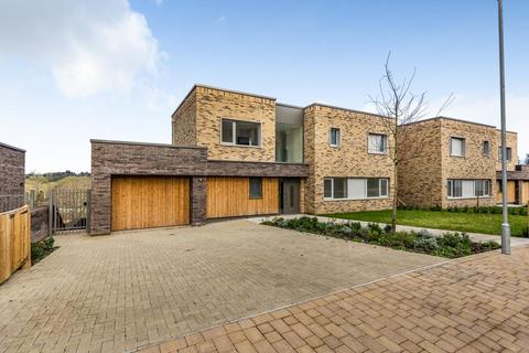 19 Cornforth Lane, London, NW7 1SW