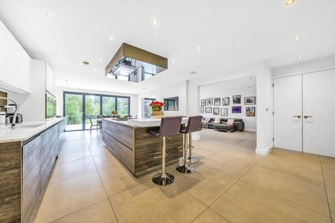 14 The Rise, Elstree, Borehamwood, WD6 3JU