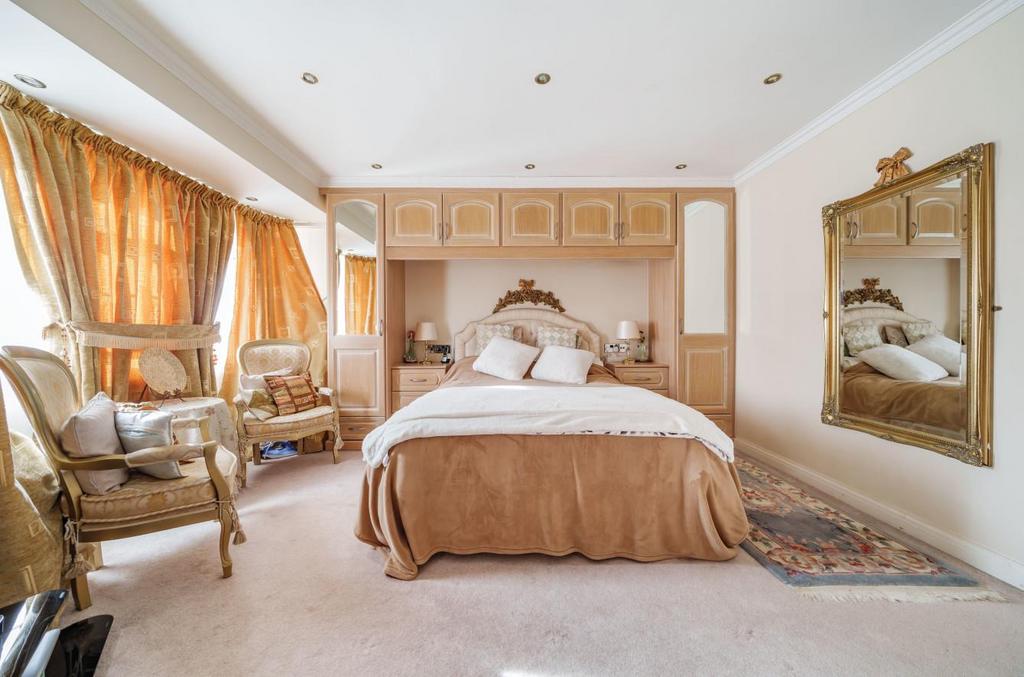 Davidson Frost-Wellings, DFW, Du Cros Drive, Stanm