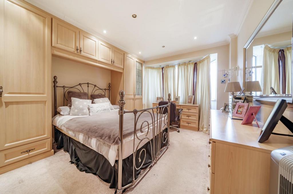 Davidson Frost-Wellings, DFW, Du Cros Drive, Stanm