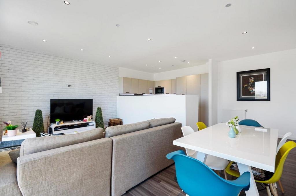 Davidson Frost-Wellings, DFW, Welford Court, Edgwa