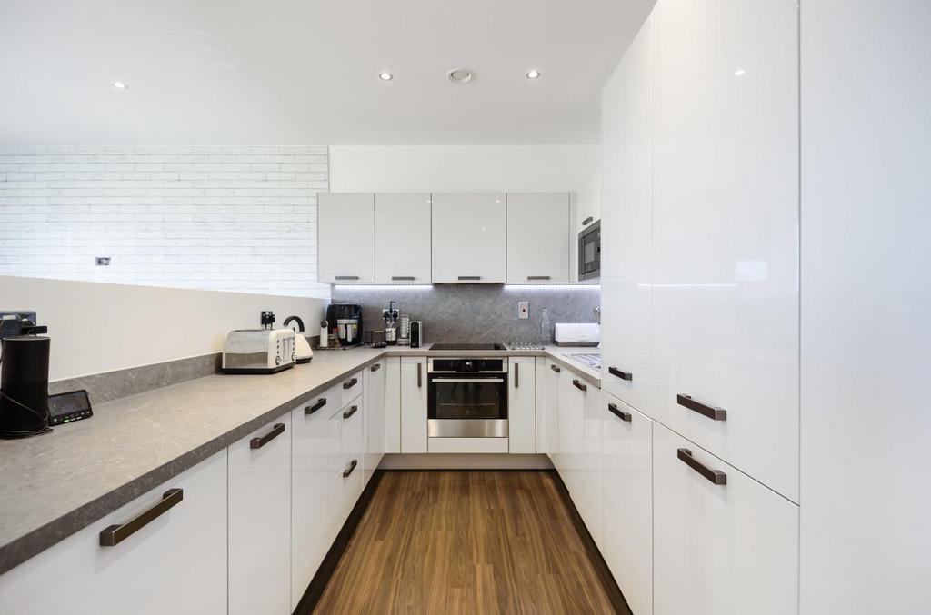 Davidson Frost-Wellings, DFW, Welford Court, Edgwa