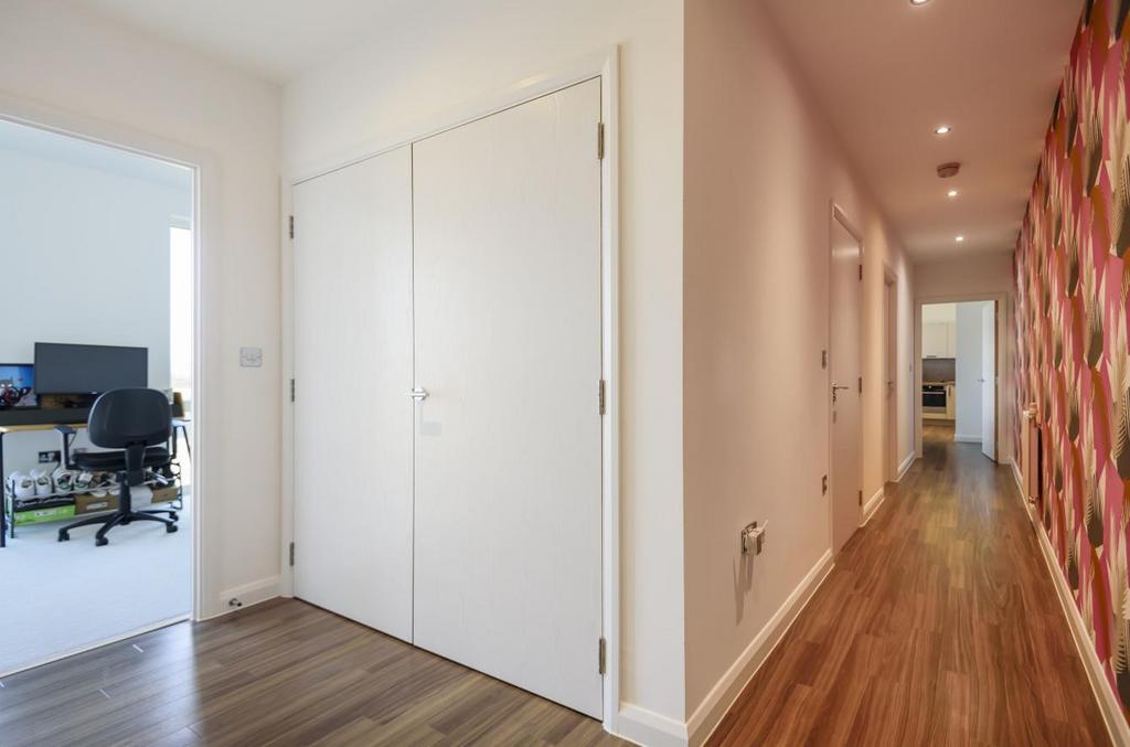 Davidson Frost-Wellings, DFW, Welford Court, Edgwa