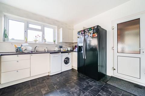 2 bedroom flat for sale, Malcolm Court, Stanmore HA7