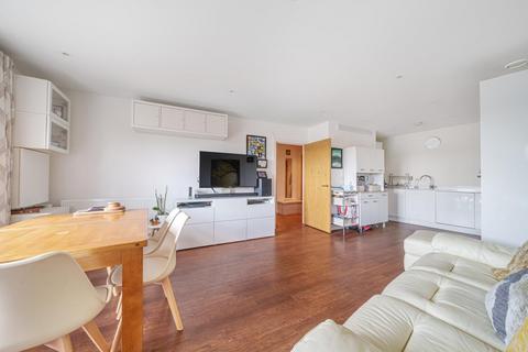 2 bedroom flat for sale, Howard Road, Stanmore HA7