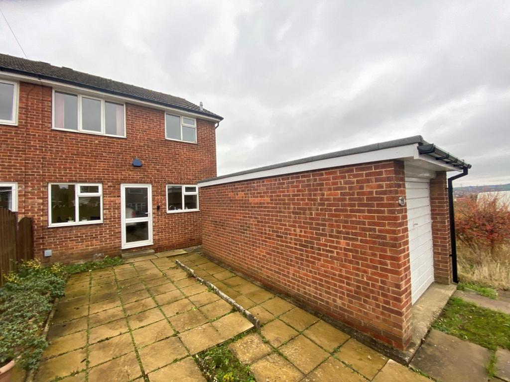 Chiltern Way, Hightown, Liversedge, WF15 3 bed semidetached house for