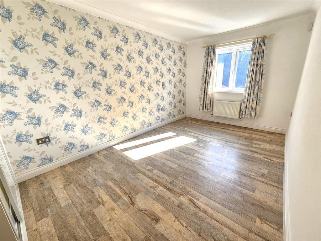 Bedroom 1.jpg
