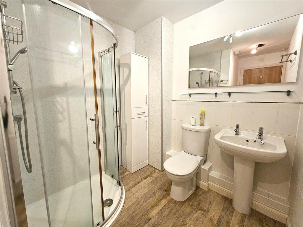 Shower Room.jpg