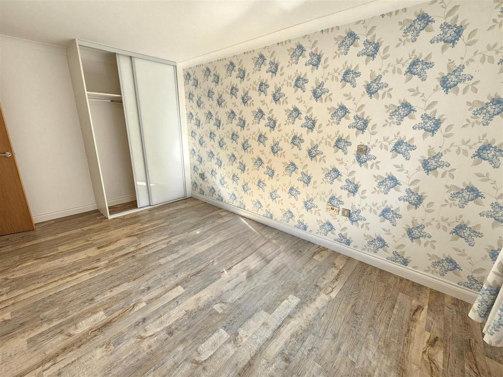 Bedroom 1 (2).jpg
