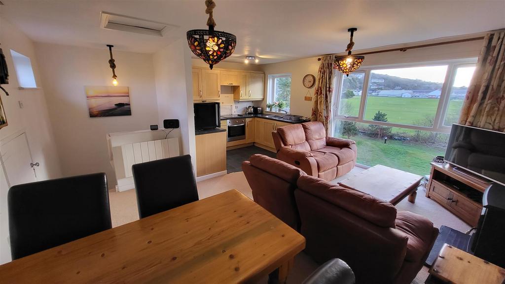 Glan Gors, Harlech 2 bed house £85,000