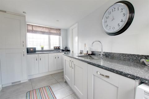 2 bedroom semi-detached bungalow for sale - Hunter Place, Louth LN11