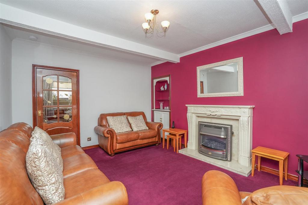 Glen Avenue, Glasgow G69 3 bed terraced house for sale £149,995