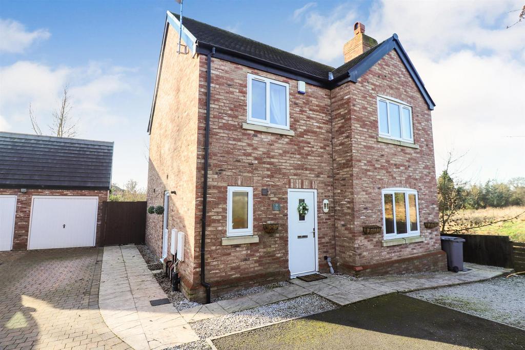 Fox Close, Dudleston Heath 4 bed detached house £1,300 pcm (£300 pw)
