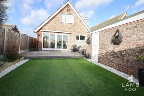4 bedroom detached house for sale, Frinton Road, Holland-On-Sea CO15