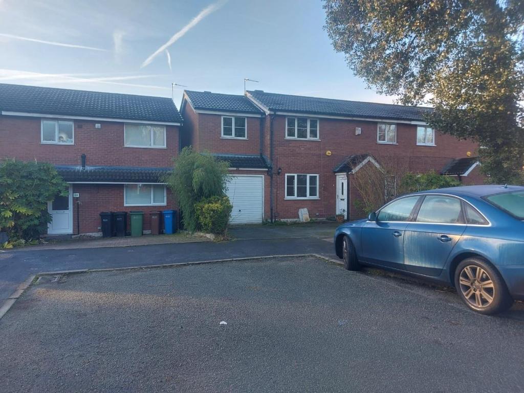Leeside, Heaton Mersey, Stockport 3 bed semidetached house £1,595