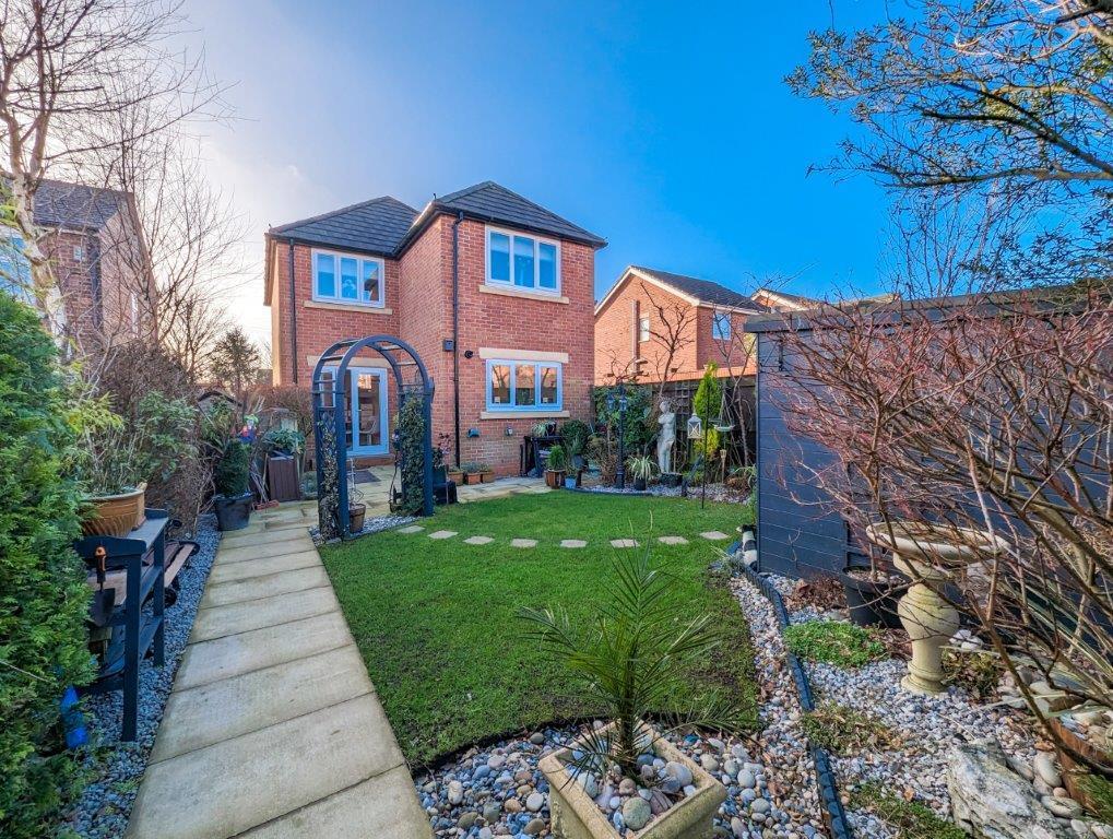 Nursery Fold, Leigh 3 bed detached house for sale £280,000