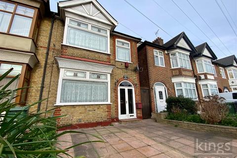 3 bedroom end of terrace house for sale, Burnham Road, London