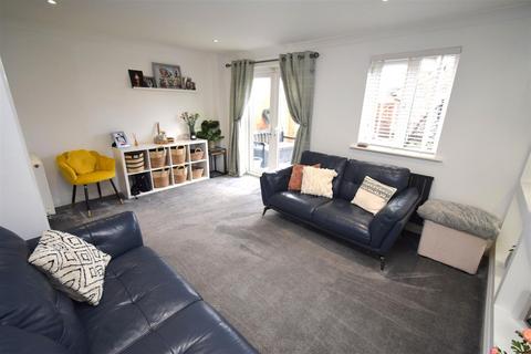 16 Anderby Walk, Westhoughton, Bolton, BL5 3BW