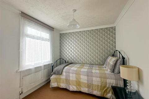 62 Fairlight Road, Hastings, TN35 5EA