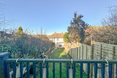 62 Fairlight Road, Hastings, TN35 5EA