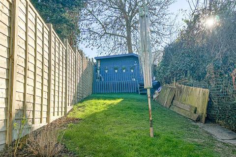 62 Fairlight Road, Hastings, TN35 5EA