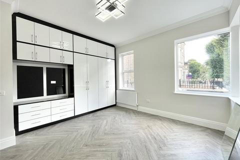 2 bedroom apartment to rent, The Mall, London W5