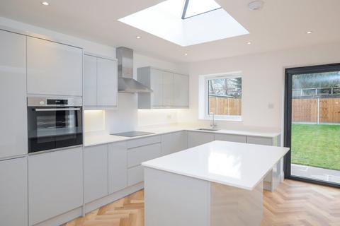 8 Lawrence Road, West Wickham, BR4 9DB