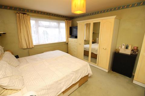 2 bedroom maisonette for sale, Bisley Close, Worcester Park
