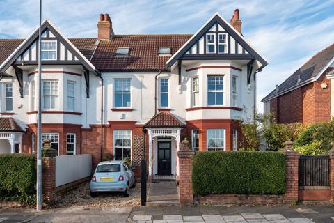 5 bedroom end of terrace house for sale, Stanwell Road, Penarth