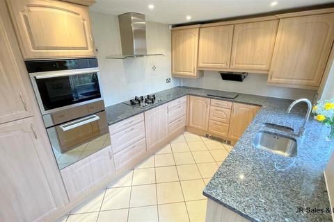 1 Brookside Crescent, Cuffley, Potters Bar, EN6 4QW