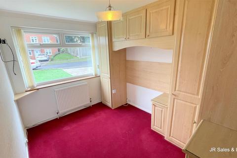 1 Brookside Crescent, Cuffley, Potters Bar, EN6 4QW