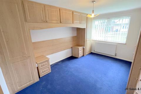 1 Brookside Crescent, Cuffley, Potters Bar, EN6 4QW