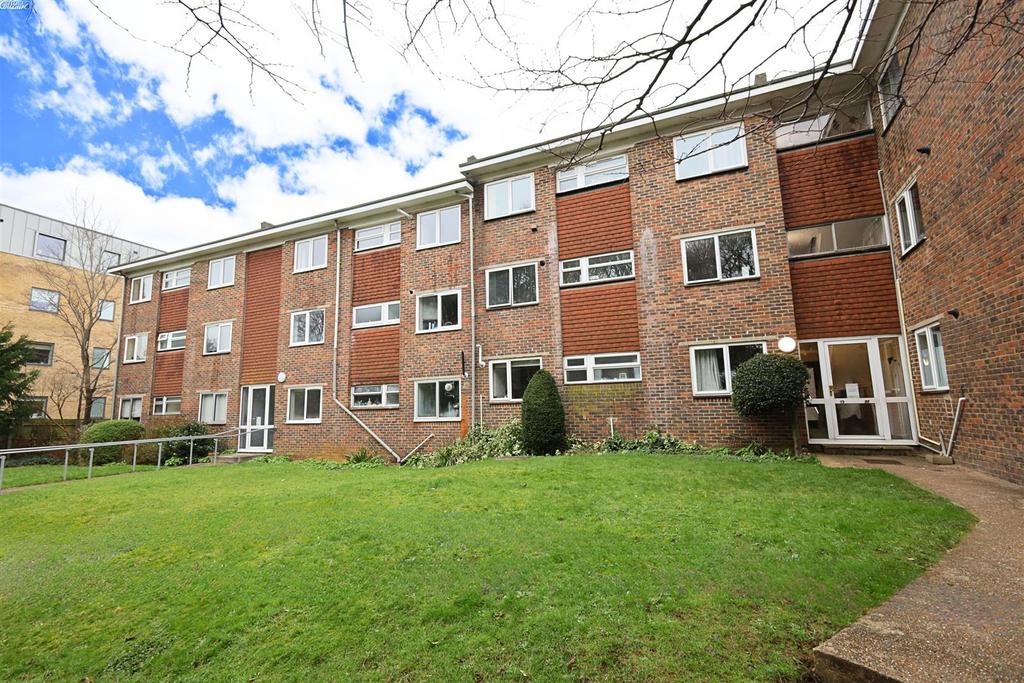 House, 15 Goldstone Crescent, Hove 2 bed flat for sale £325,000