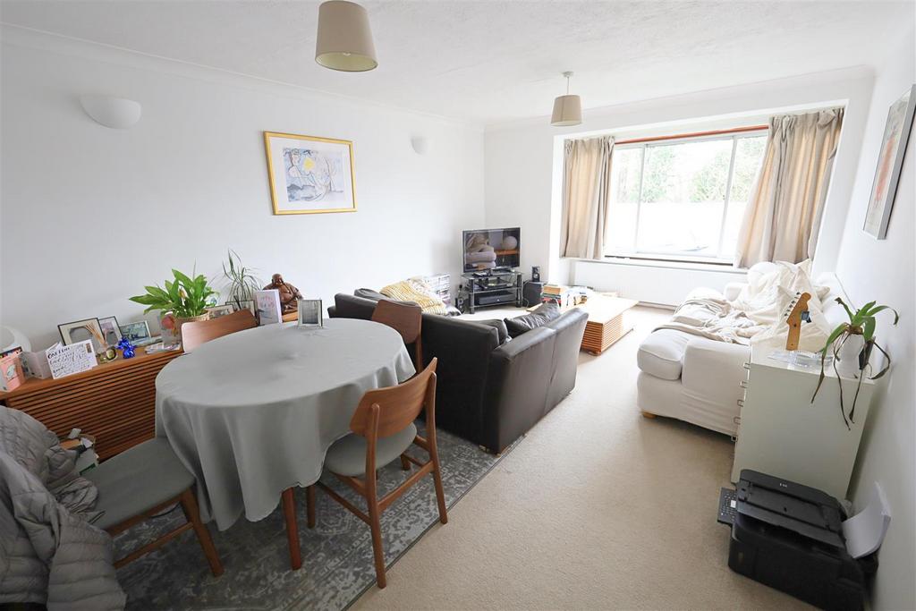 House, 15 Goldstone Crescent, Hove 2 bed flat for sale £325,000
