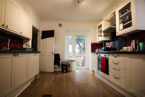 6 bedroom house to rent, Roundhill Crescent, Brighton