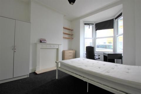 6 bedroom house to rent, Stanley Road, Brighton