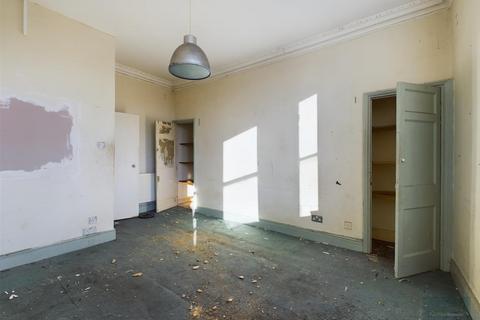 Flat 5, 4 Alfred Street, Bath, BA1 2QU