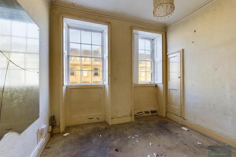 Flat 5, 4 Alfred Street, Bath, BA1 2QU