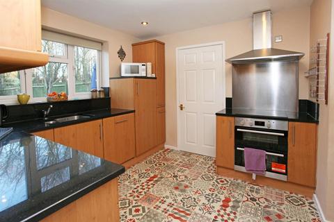 4 bedroom detached house for sale, Moat Close, Telford