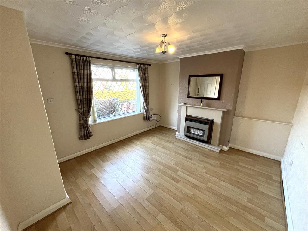 Leek Road, Abbey Hulton, StokeOnTrent 3 bed terraced house for sale