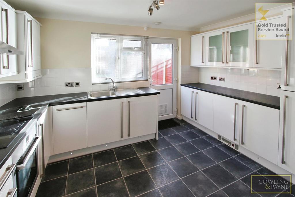 Pebmarsh Drive, Wickford 2 bed semidetached house for sale £305,000