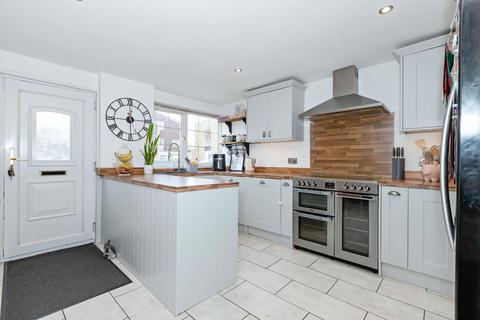 23 Cedar Close, Lancing, BN15 8PY