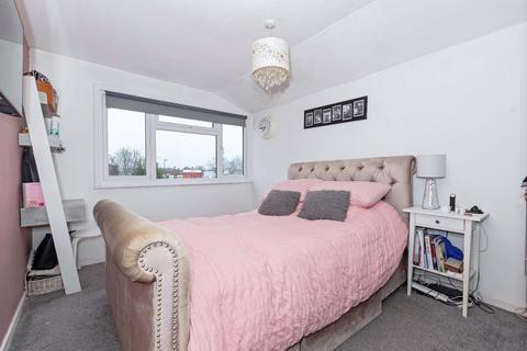23 Cedar Close, Lancing, BN15 8PY