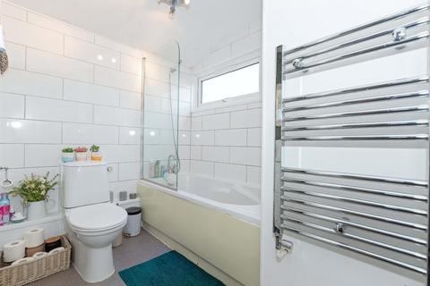 23 Cedar Close, Lancing, BN15 8PY