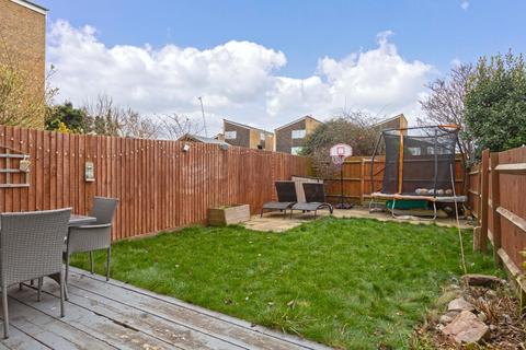 23 Cedar Close, Lancing, BN15 8PY