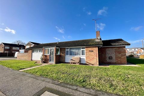 2 bedroom bungalow for sale, Pippins Road, Burnham-on-Crouch